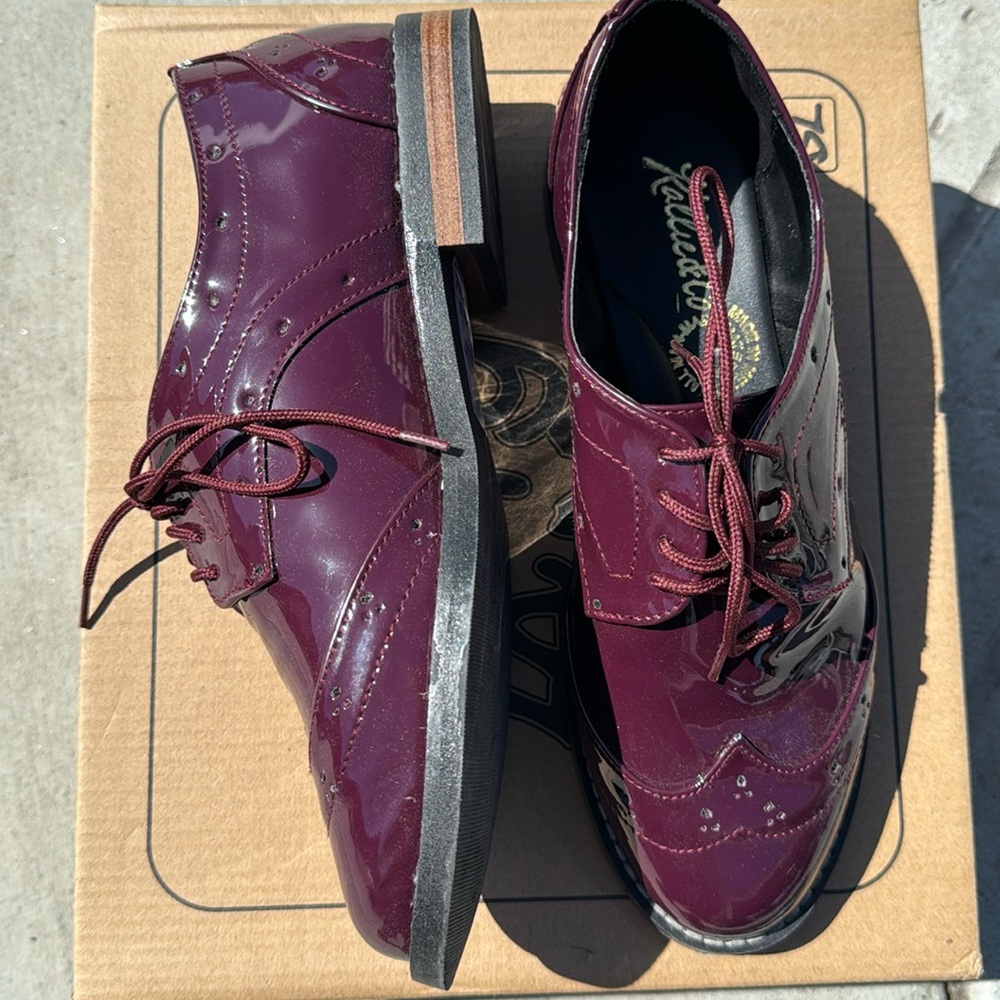 Kallie & Co Maroon Shoes Sz 7